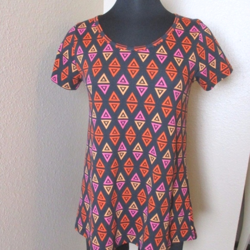 Lularoe Classic T Red Geometric Top
